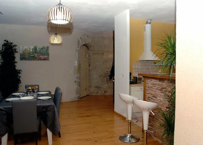 Maison Renaissance Monument Historique Xv Eme 1497 * Villefranche-de-Rouergue